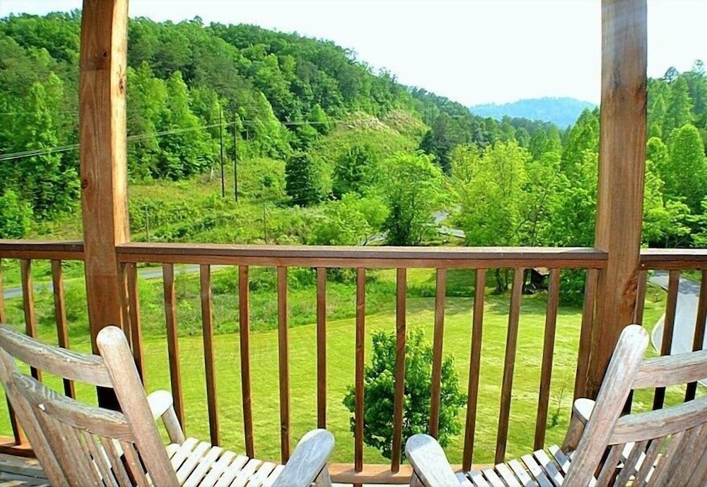 The Ranch Cabin on 6 Secluded Acres in the Great Smoky Mountains by RedAwning