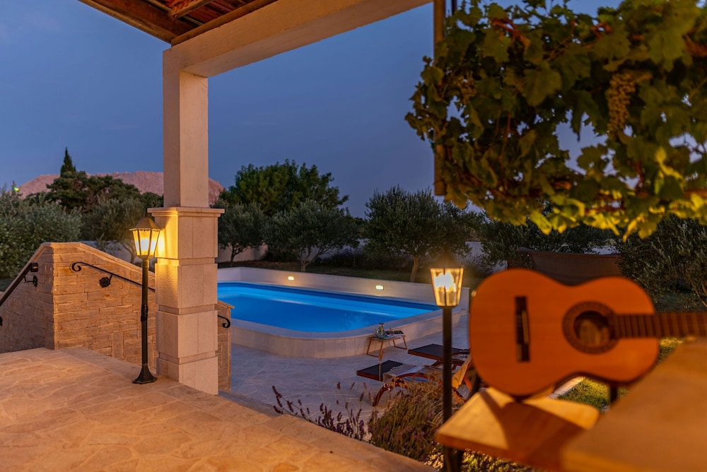 Villa Pan view 3