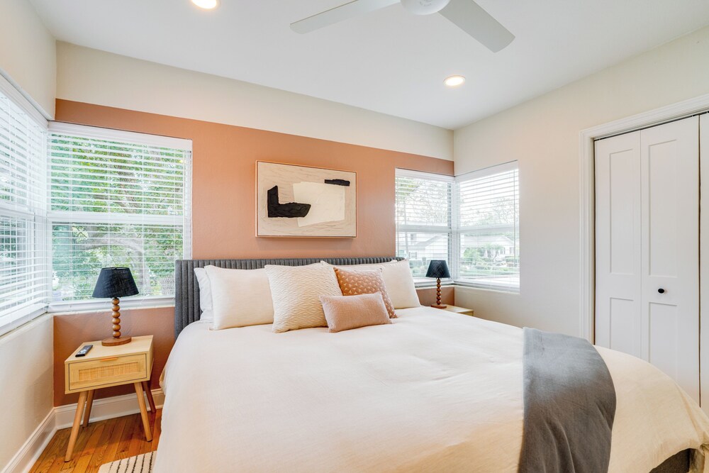 Mid-century Lakeland Home w/ Game Room!