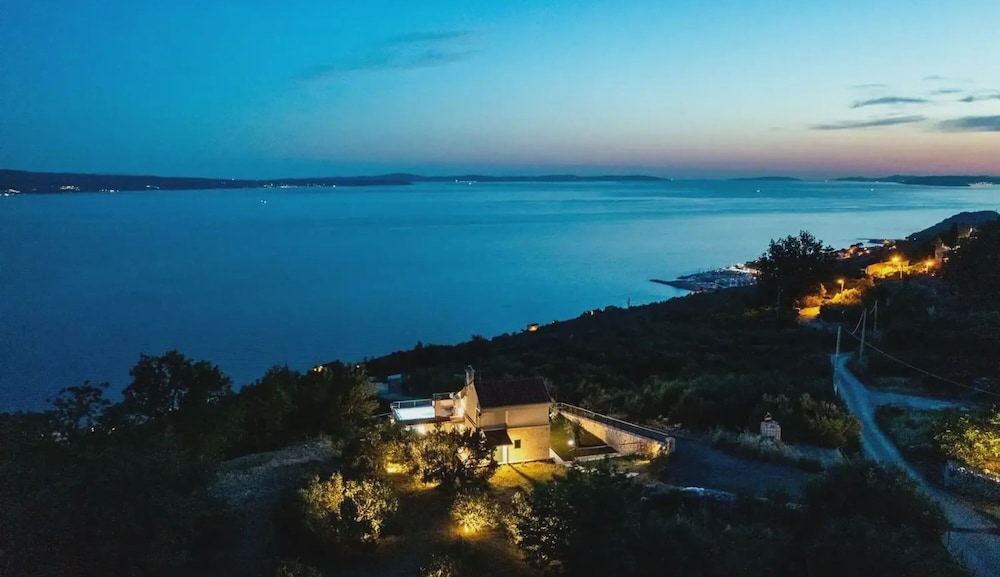 Villa Maslina Nearby Split - Crovillas