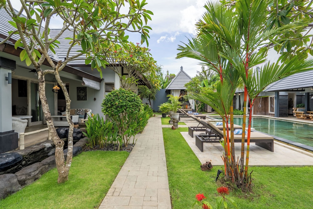 Luxury Aliya Villa by Betterplace