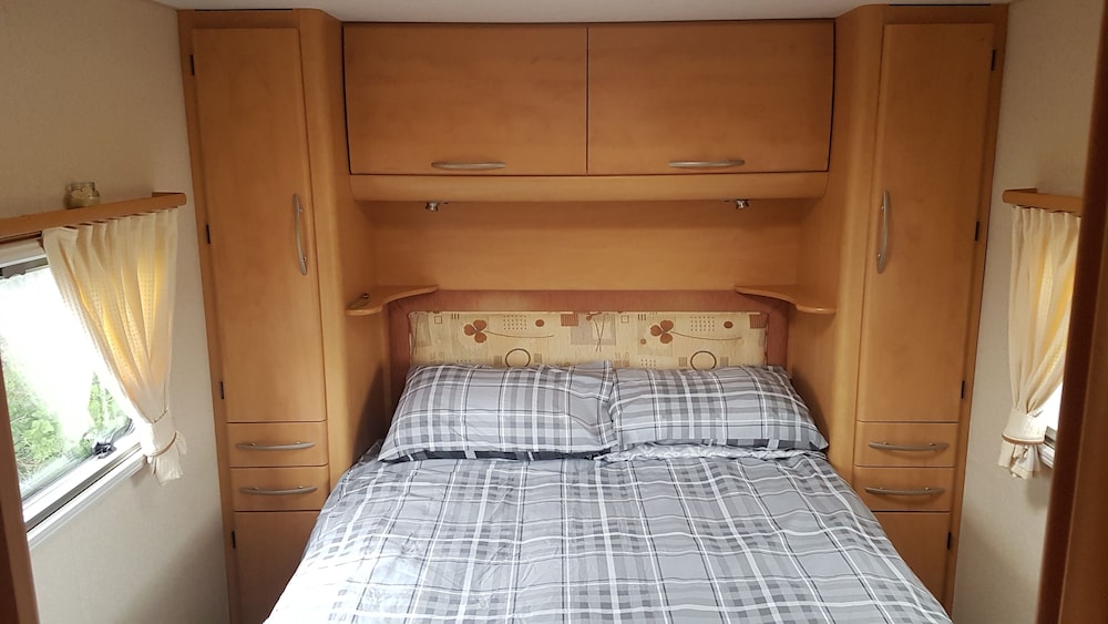 Lovely Caravan Near Notts and Newark view 2