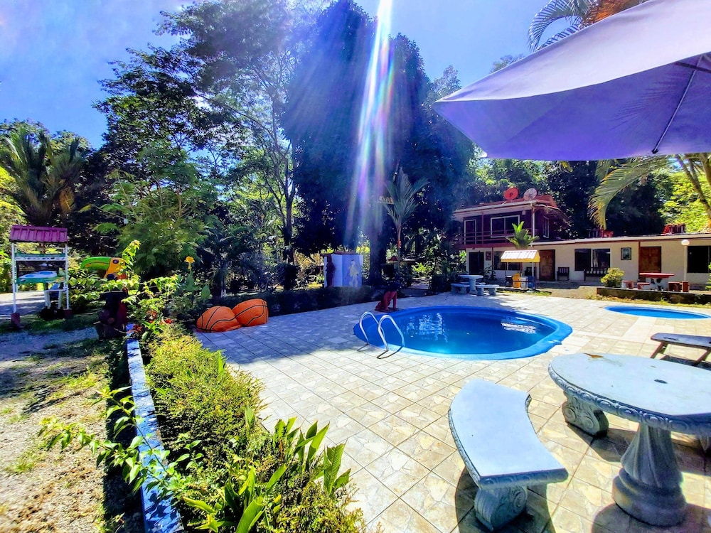Costa Azul Lodge