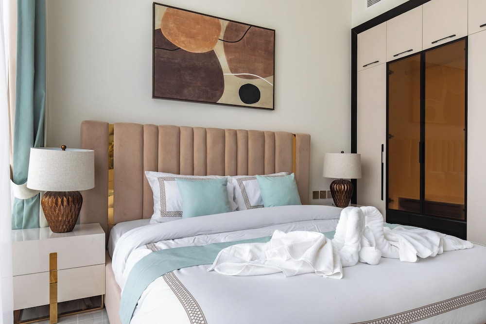 SIMPLY COMFORT Chic 3 Br Apartment with Private Pool