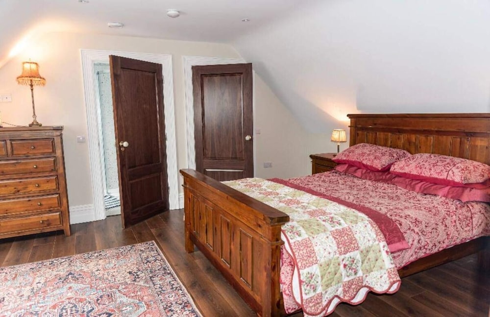 Nelly Daly's Barn - Sleeps 6 - Brand New - Parking