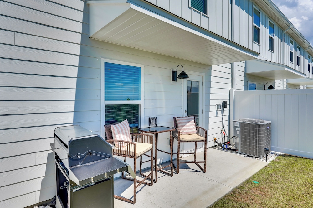 Steps to Ocean: Chic Home w/ Patio in Port St Joe!