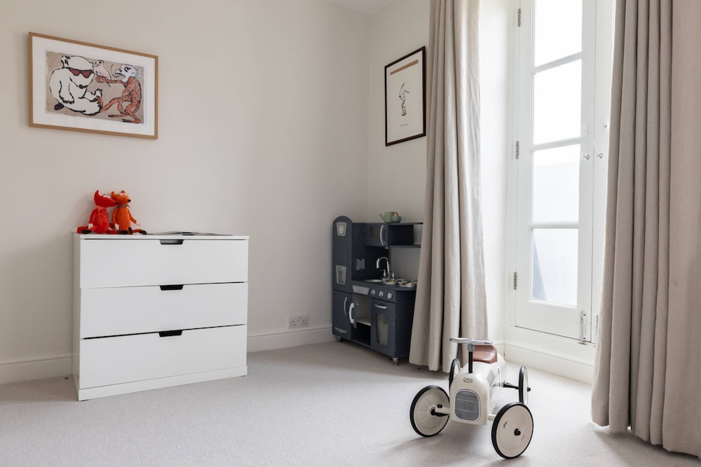 Masbro Road II by Onefinestay