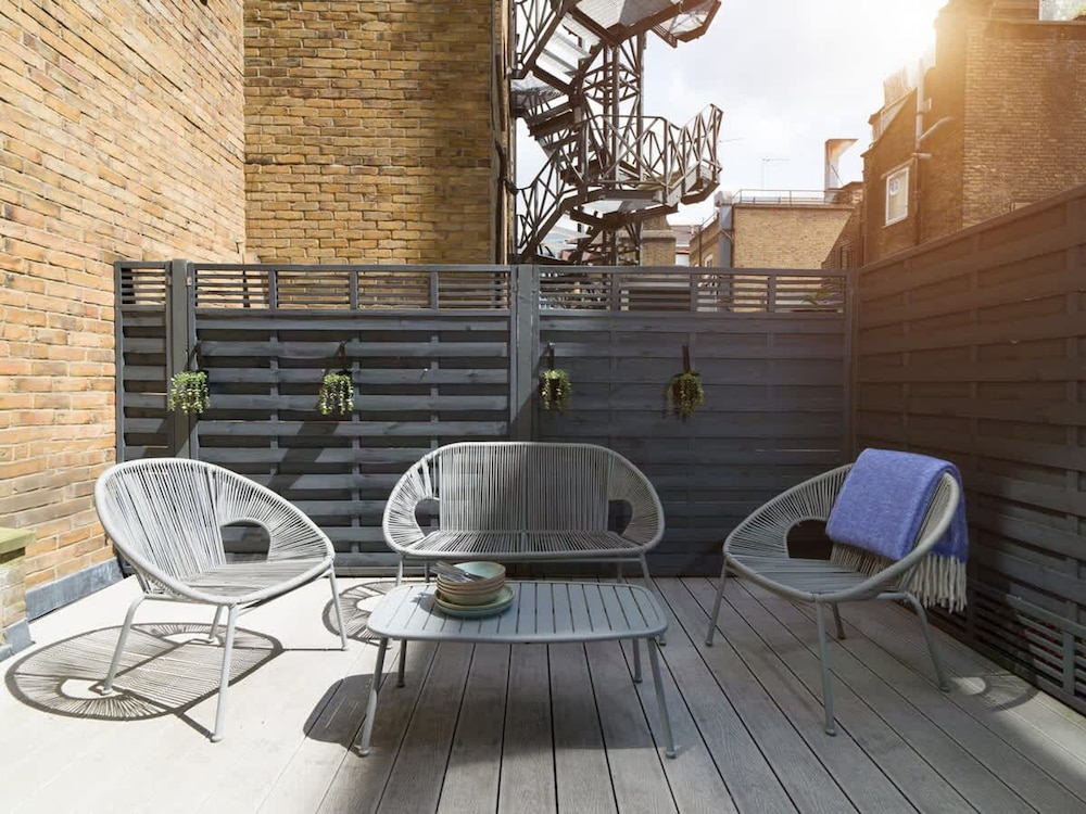 West End Drury Lane Modern 3 Bedroom Apt