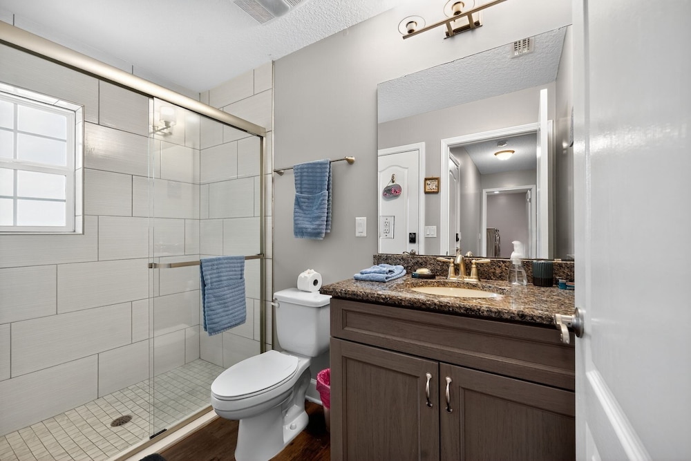 Floridays Manor 4 Bedroom Home