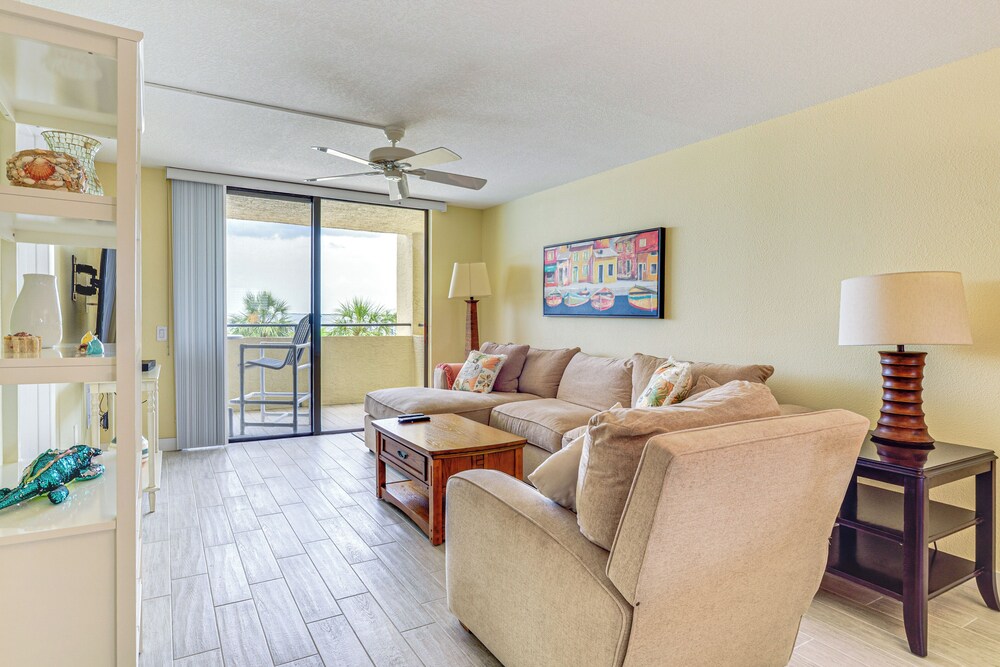 Gulf-view Condo w/ Beach Access in Hudson
