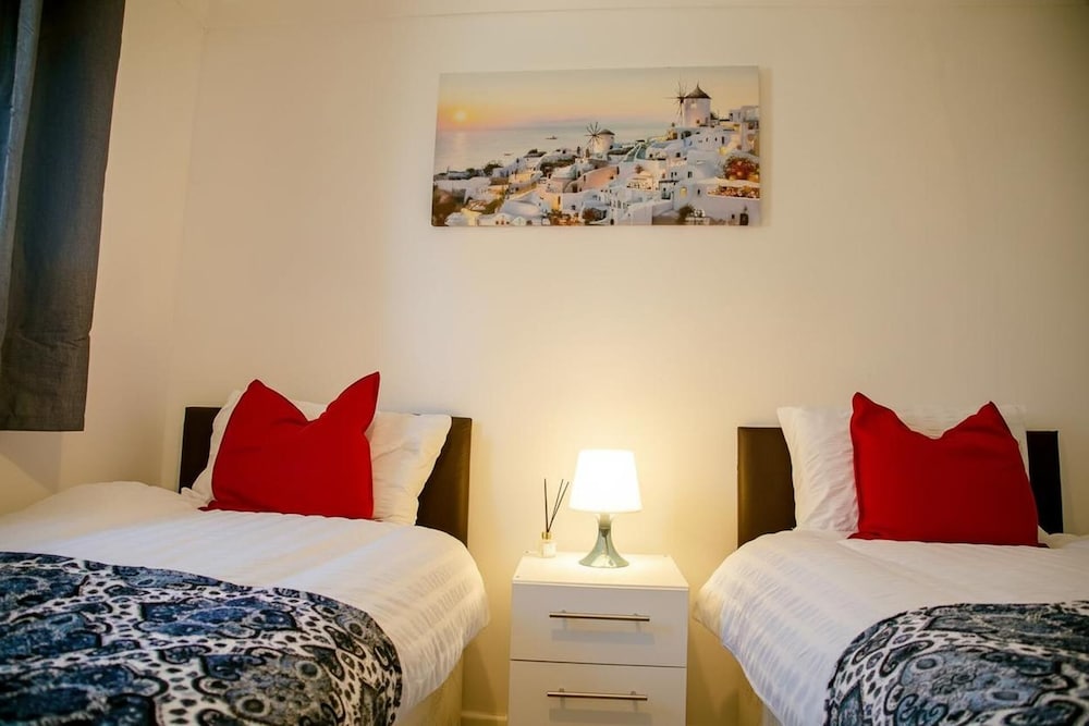 Tranquil 3B House- Sleeps 6, Garden & Free Parking
