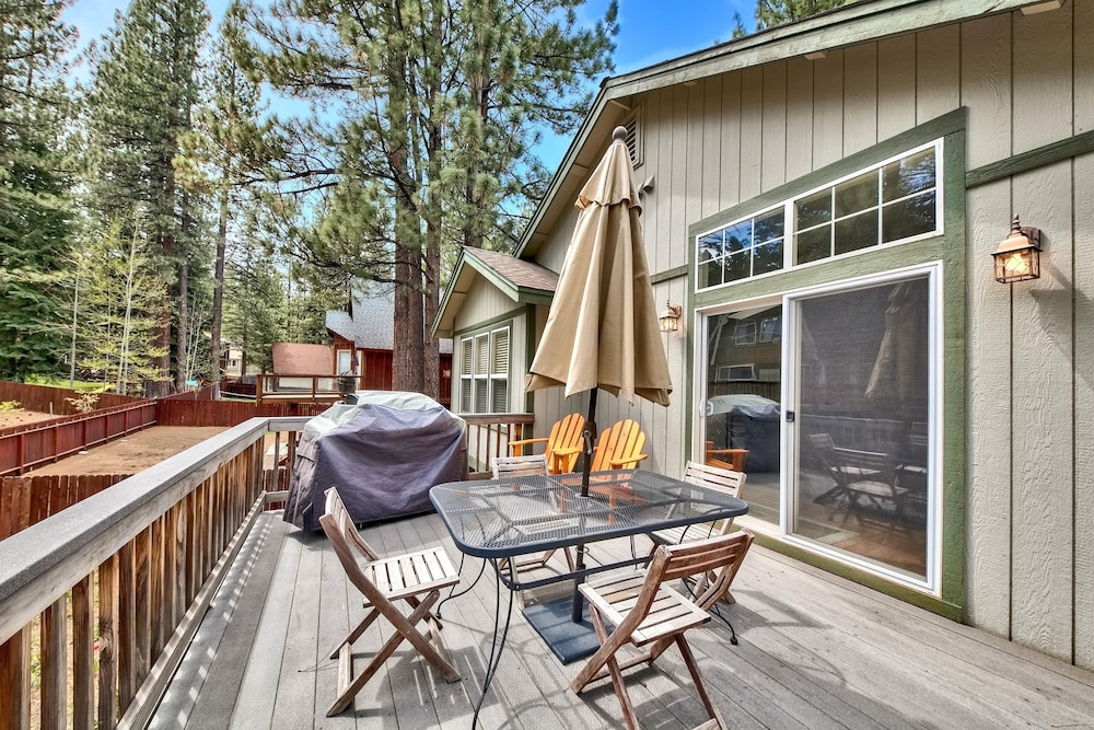 1144gb The Golden Bear 3 Bedroom Home by RedAwning view 4
