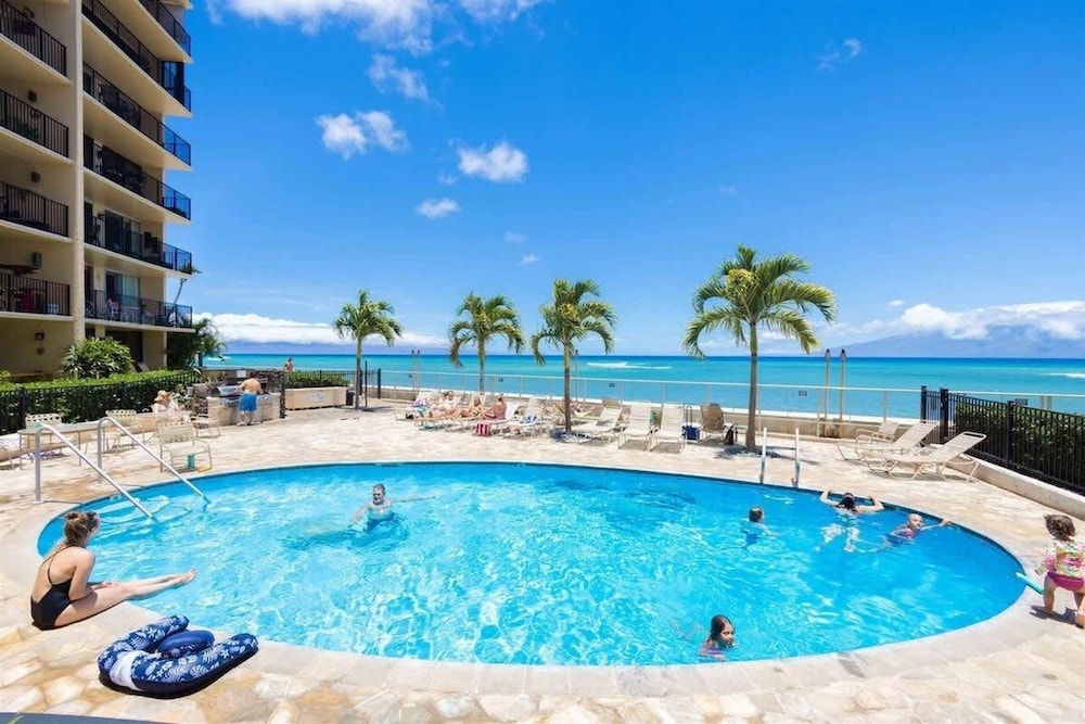 Luxurious Oceanfront 20-foot Panoramic Ocean View