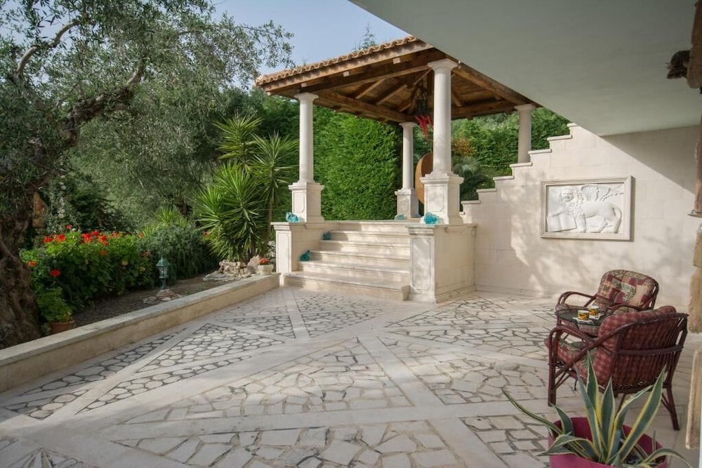 Gigi Star Tatiana Luxury Apartment