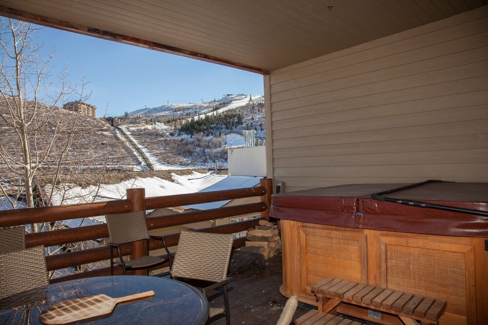 Trail's End Lodge at Deer Valley Resort - Two Bedroom Residence with Spa #406 2 Condo