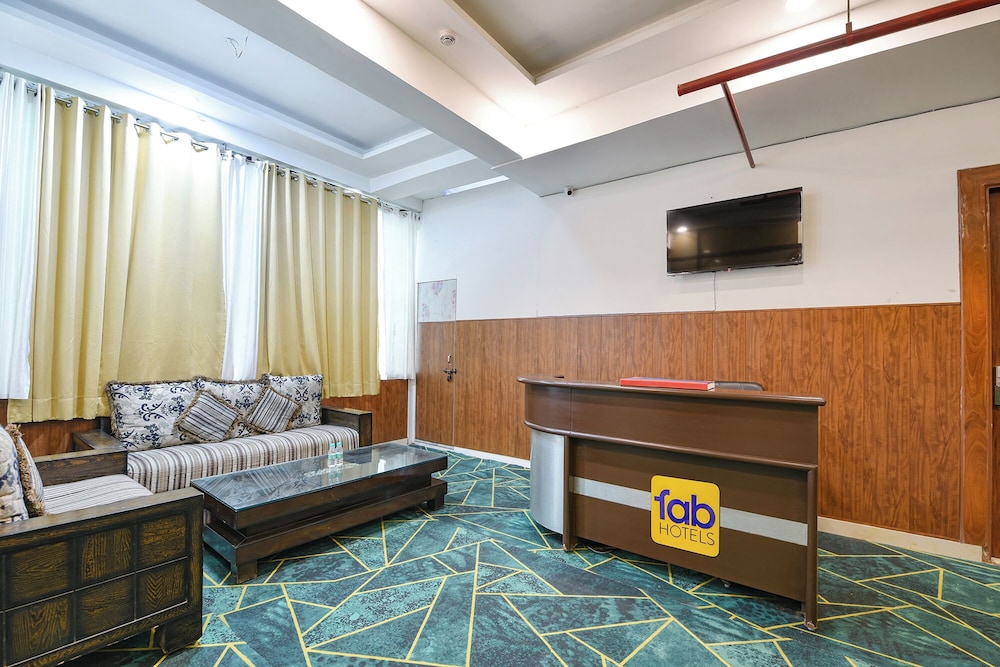 Fabhotel The Grand Paradise