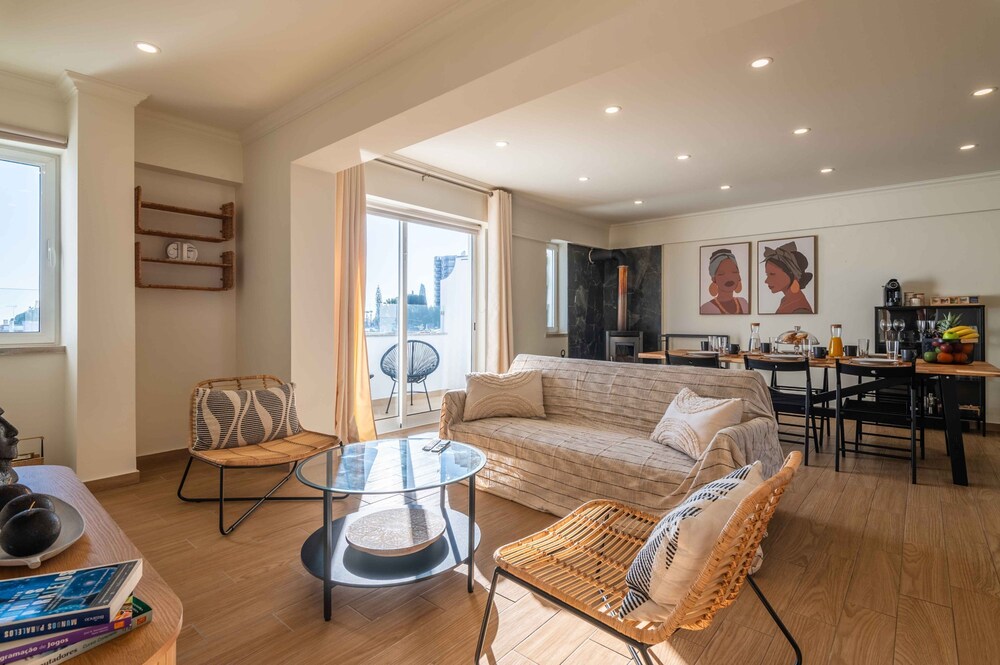 Montechoro Sea View 3 Bedroom Apartment