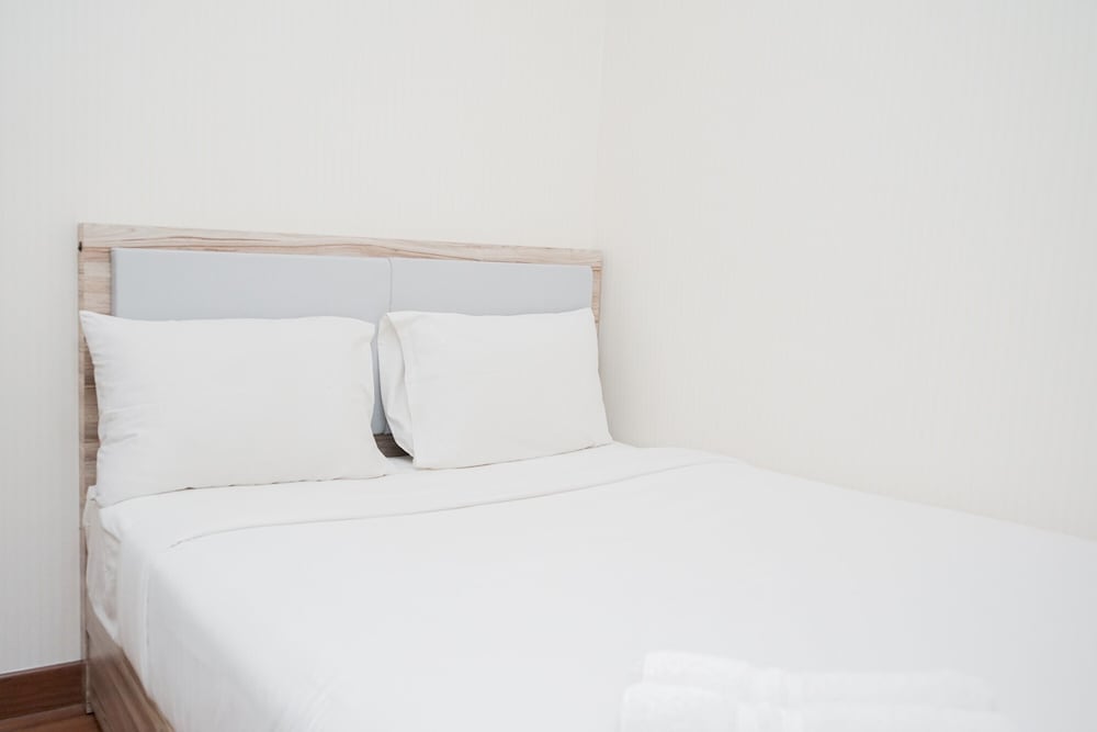 Comfort and Minimalist 2BR Apartment Springwood Residence