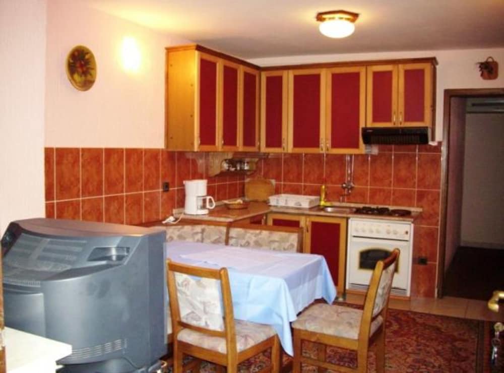Apartments Miloš