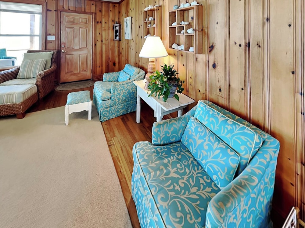 The Caroline by Topsail Realty