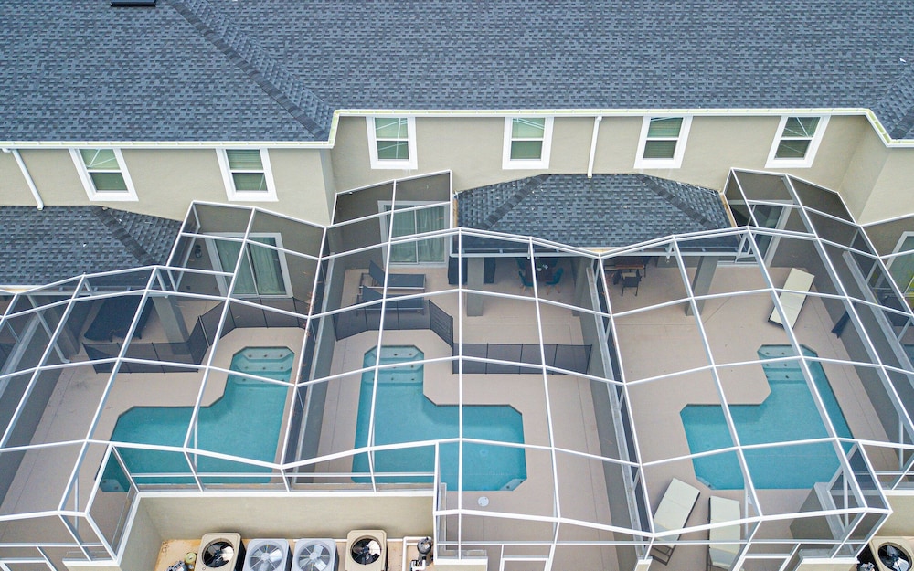 396 - 4bd/3ba Luxurious Homechampions Gate Resort