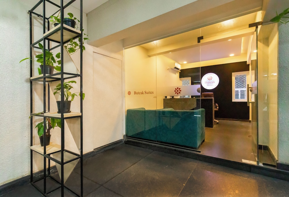 Buteak Suites
