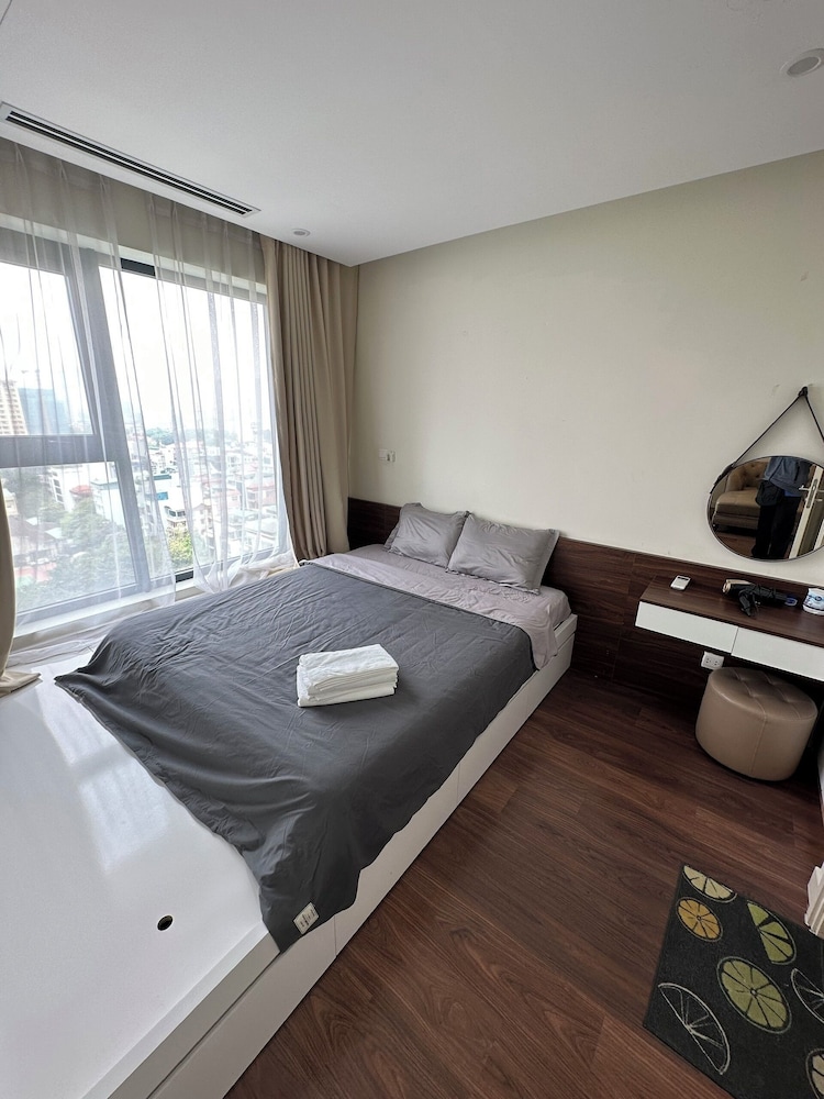 Imperia Garden Apartments - Heart of City