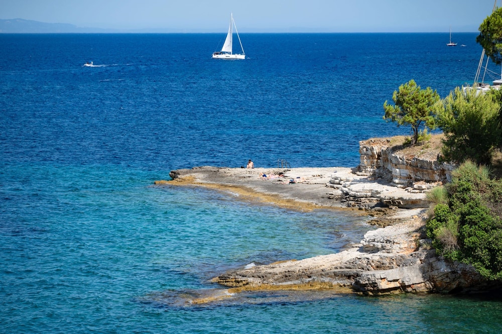 Corfu Apt in Gaios With 1 Bedrooms and 1 Bathrooms