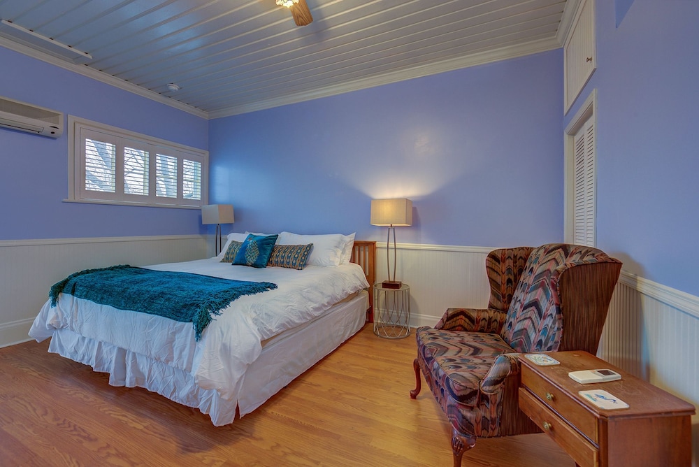 Ashland Vacations - Carlisle Garden Suites - Property Image 7