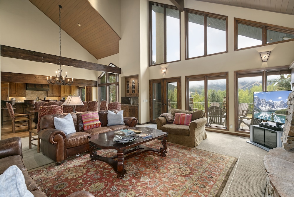 Upper Telemark Drive Home at Deer Valley Resort - 7 Bedroom Home with Hot Tub #2960 7 Home