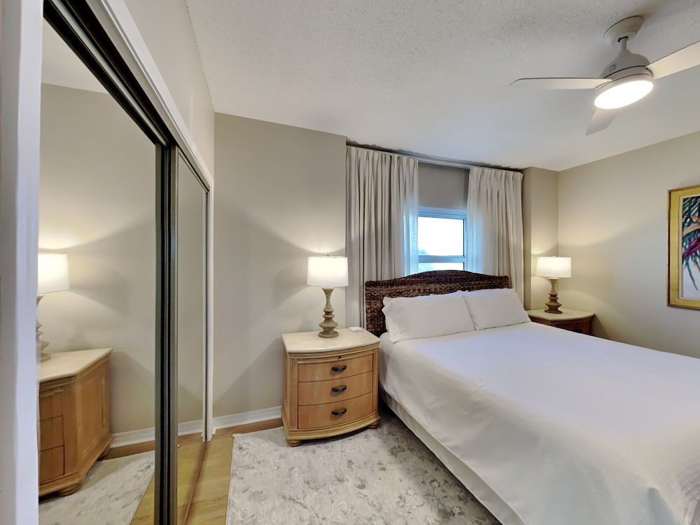 South Harbour #2F by Southern Vacation Rentals view 3