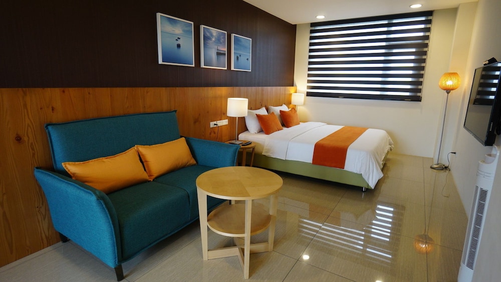 Riverbank Villa