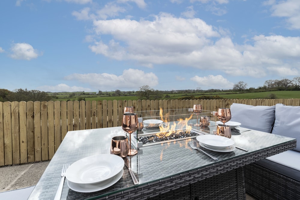 HC Property - The Hideaway at Watergate Eye view 3