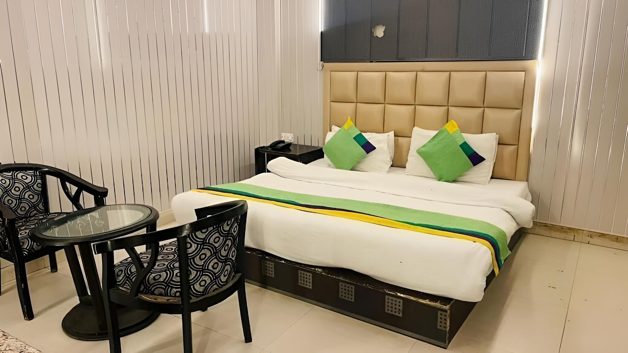 Hotel White Rock Sector 68  Sohna Road view 5