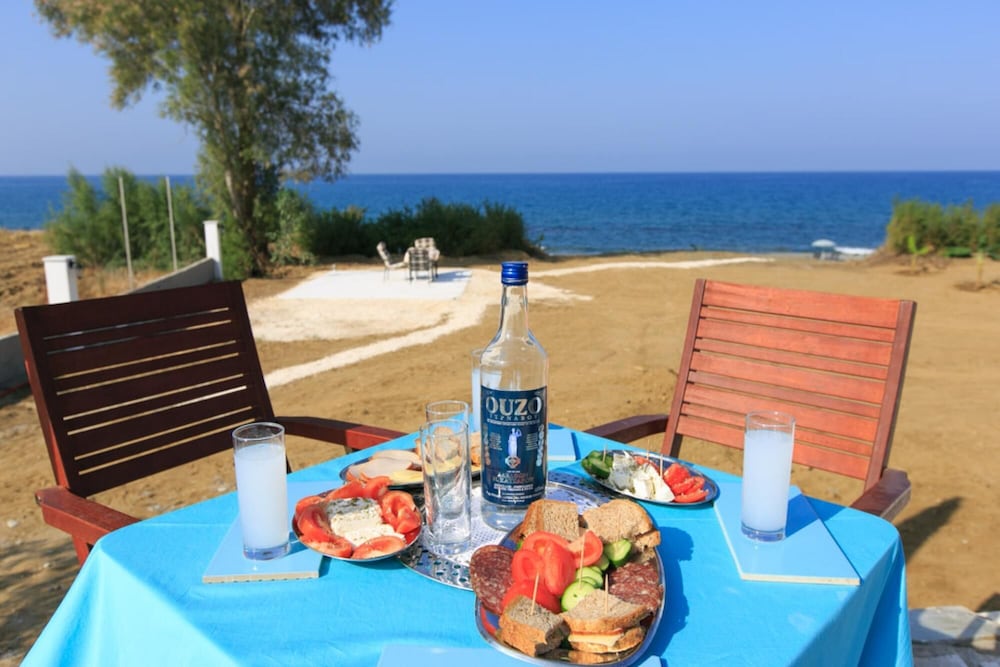 Kalisto Beach Villa Large Private Pool Walk to Beach Sea Views A C Wifi Car Not Required - 2137 view 5