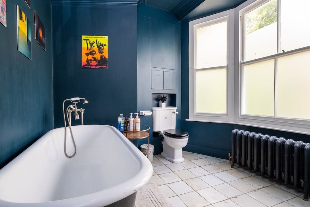 Host Stay Wakefield Apartment