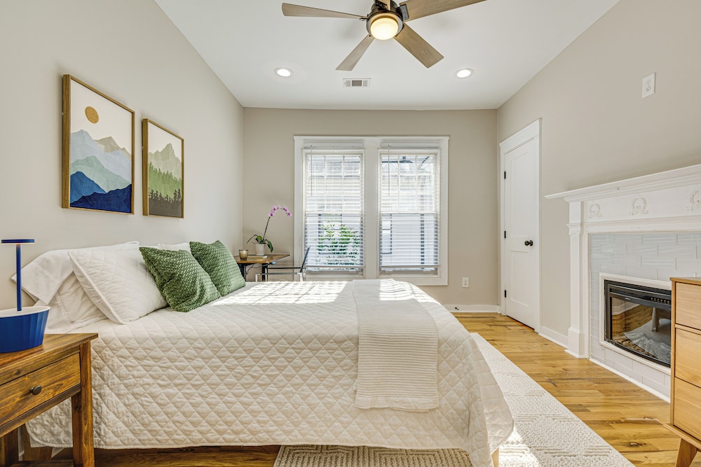 Walk to Beltline: Wfh-friendly Hub w/ Yard!