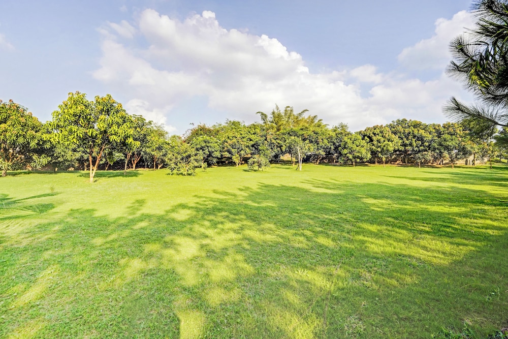 Alaya Stays Fortezza | Pet-friendly 6-BHK Farmhouse With Private Pool