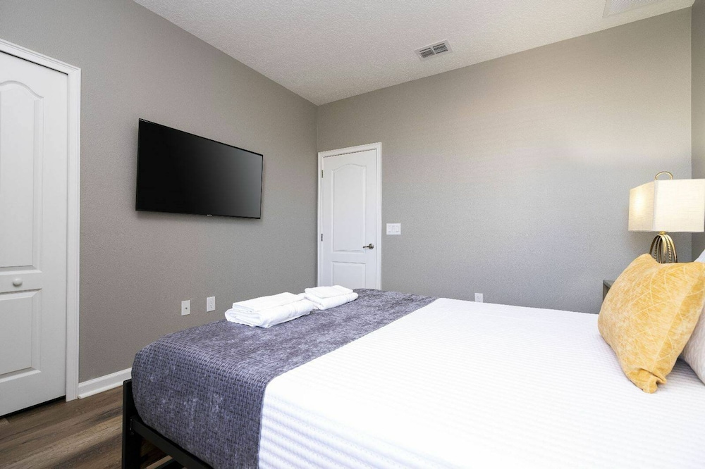 Solterra 12bd 11 5bat Sleeps24 Disney Pool Spa