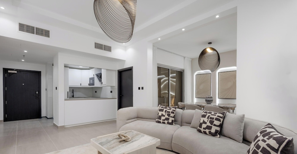 LUX The Sky Dubai Eye View Suite