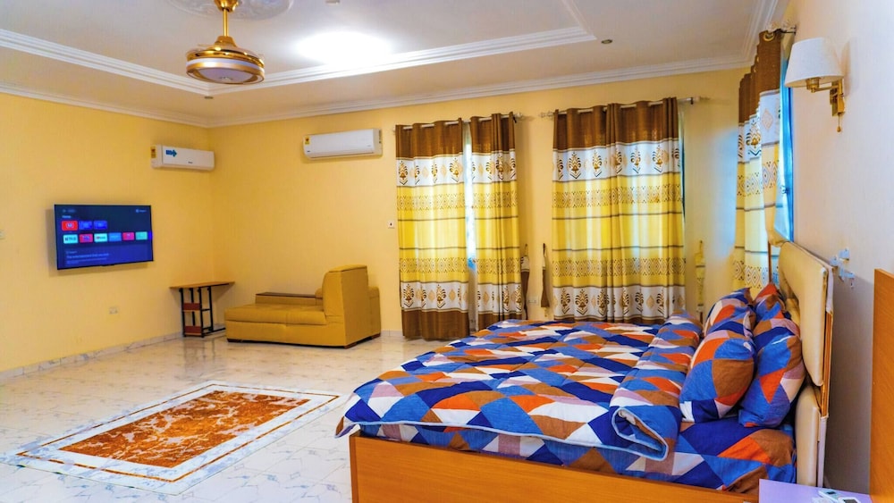 Digi Six-bedroom Accra Luxury Home at East Legon