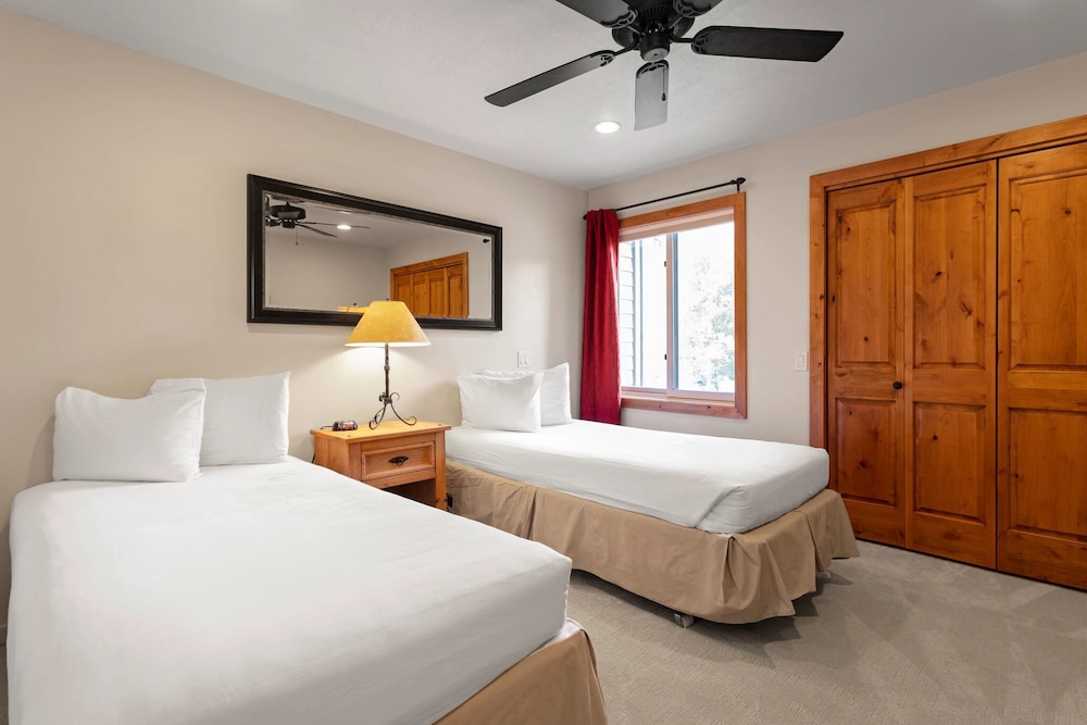 Queen Esther at Deer Valley Resort - Two Bedroom Condo with Hot Tub #2346 2 Condo