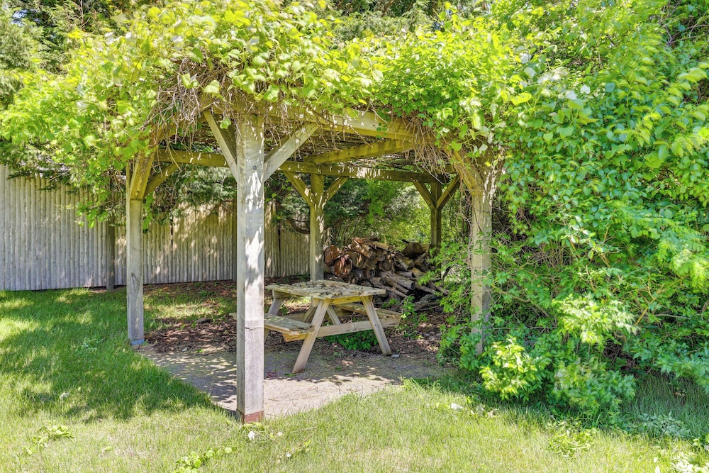 Water-view Beach House in Truro, Great for Groups!