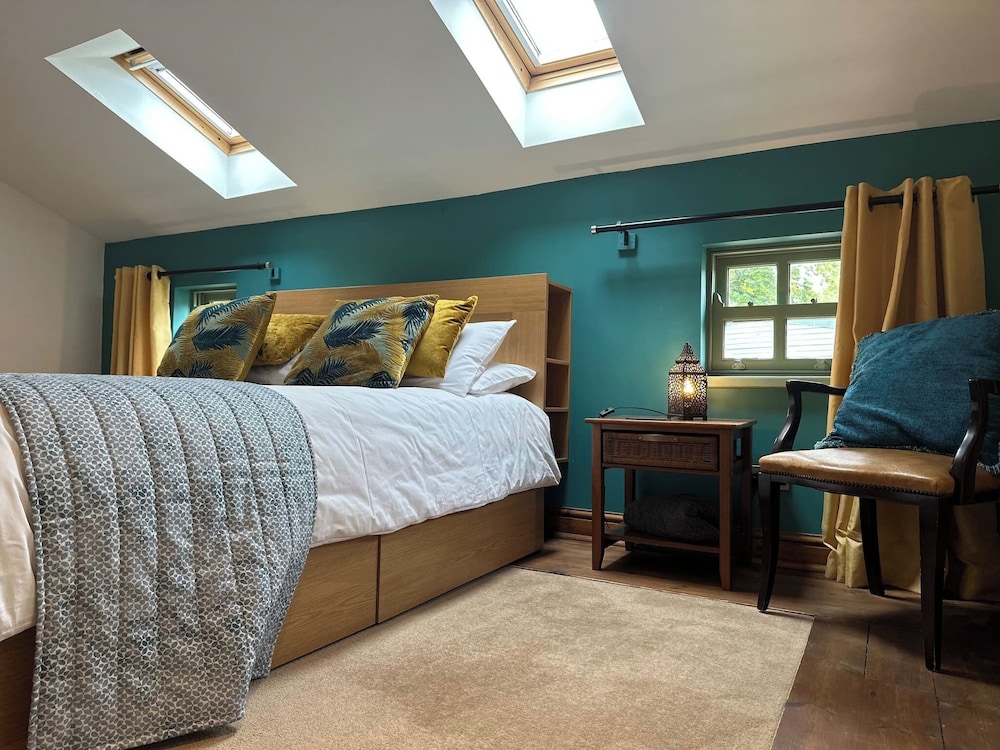 ๐ฟ Quaint Country Cottage With Valley Views, Dog-friendly & Horse-friendly