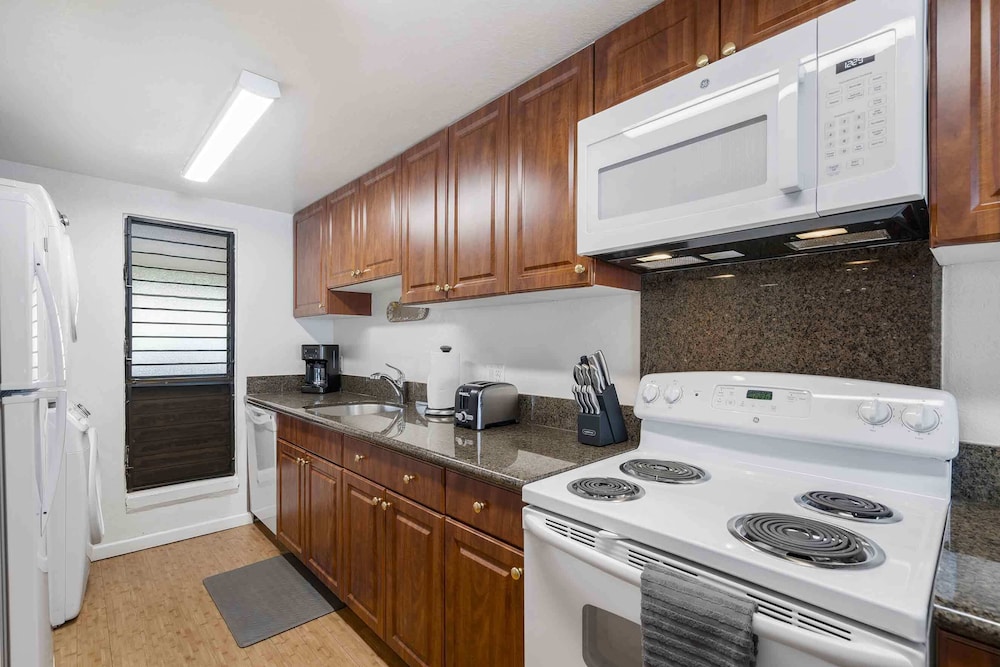 Lauloa 410 - Top Floor, Oceanfront Lanai, Molokini & Halaeakala Views, Split A/C