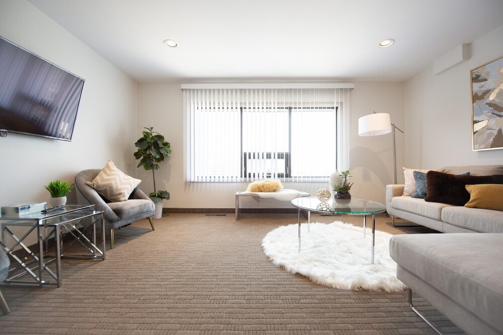 Luxury Downtown Suite With an Amazing View view 4