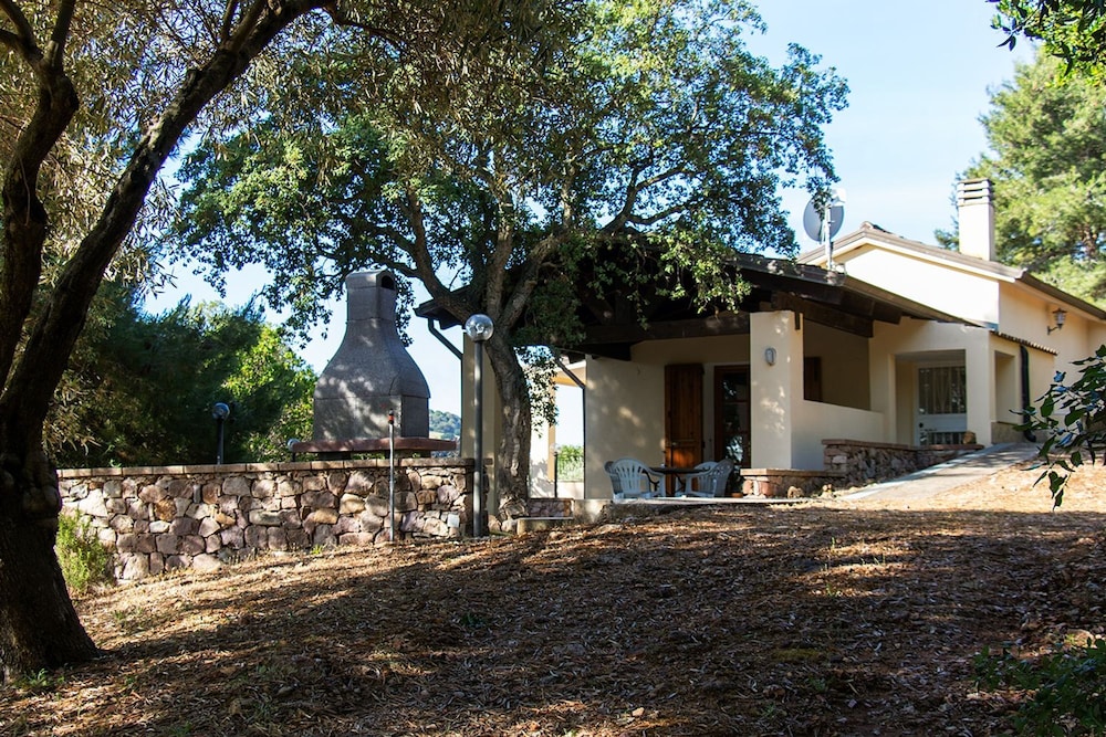 Sardinia Re - Villa Green Val