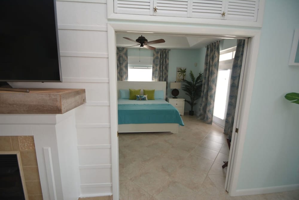 Just Beachy A Luxury Retreat Sleeps 12 3 Levels With Elevator- Perfect for 1-3 Families