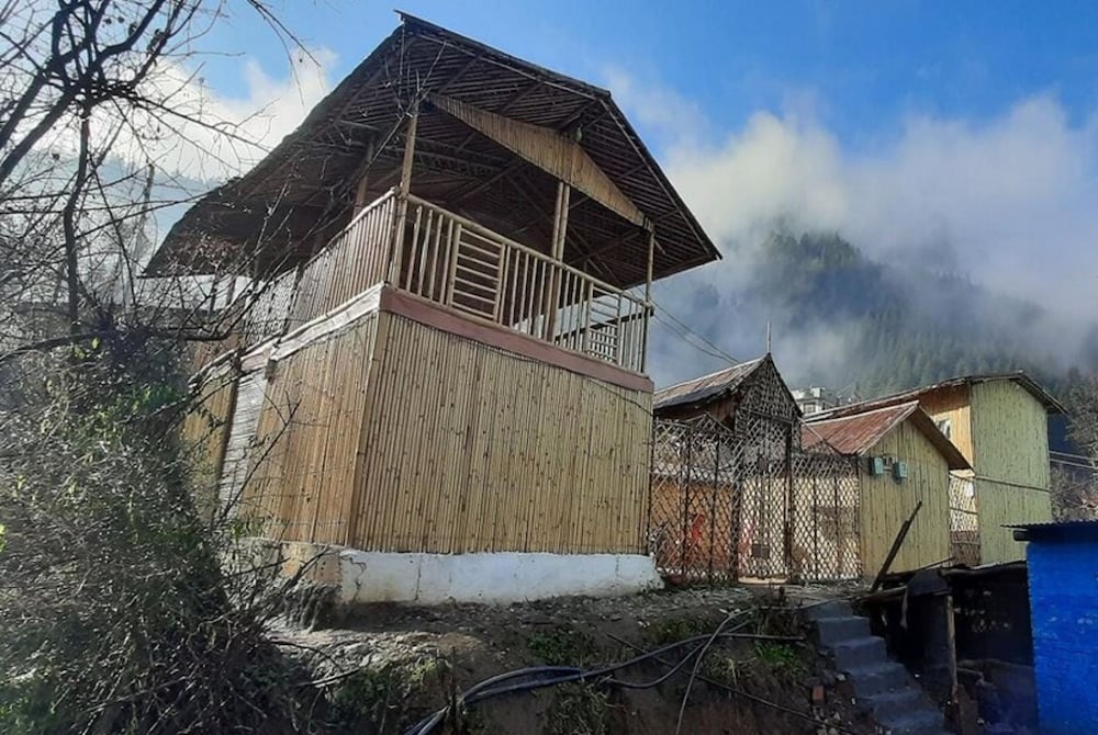 Goroomgo Kasol Huts Kullu view 5
