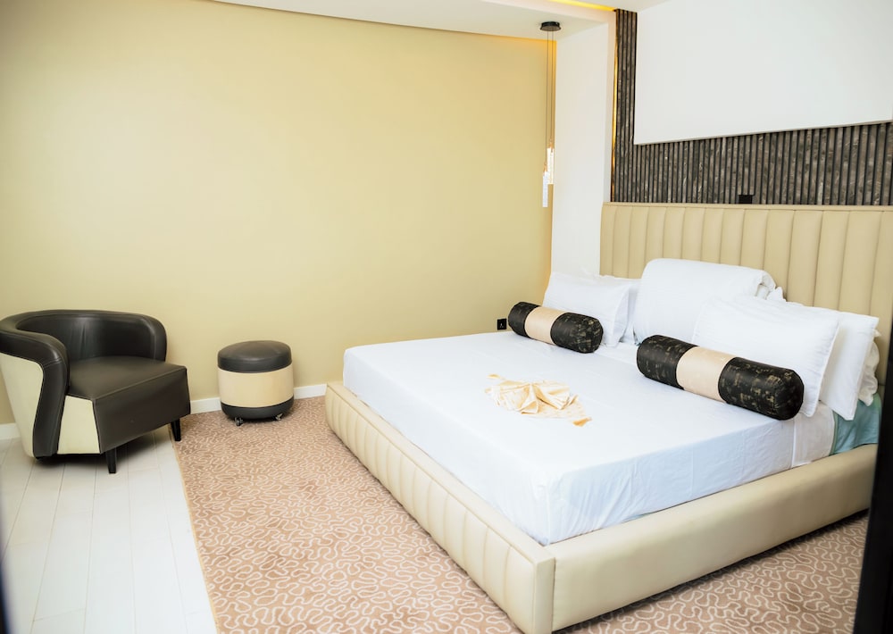 SAFE HEAVEN ROOMS